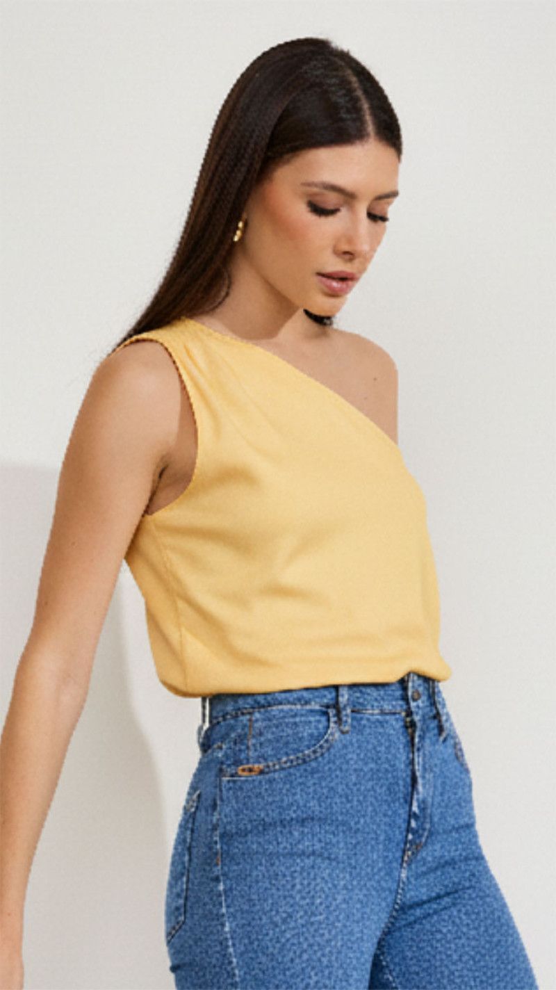 BLUSA OMBRO SÓ ABERTURA LATERAL AMARELO MANTEIGA