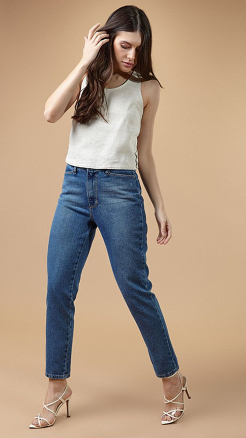 CALÇA JEANS MOM ESCURA BOLSO QUADRADO 