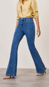 CALÇA JEANS FLARE COM FRISO