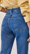 CALÇA JEANS FLARE COM FRISO