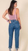 CALÇA JEANS MOM CLARA BOLSO QUADRADO