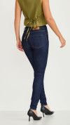 CALÇA JEANS SKINNY ESCURA COM ELASTANO