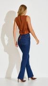 CALÇA JEANS ESCURA FLARE BOLSO RELÓGIO