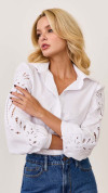 CAMISA BRANCA COM BORDADO VAZADO