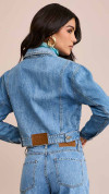 JAQUETA JEANS CROPPED MARTINGALE CLARA