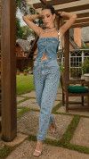 CALÇA MOM JEANS COM TACHAS NA FRENTE